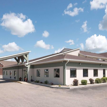 Days Inn By Wyndham Watertown Eksteriør bilde
