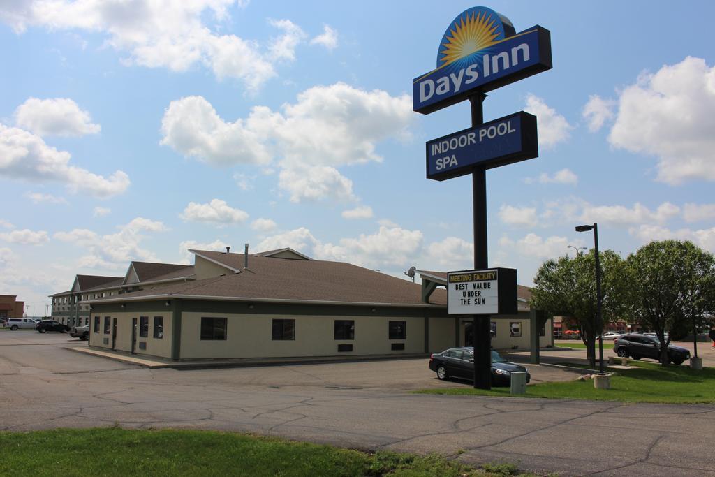 Days Inn By Wyndham Watertown Eksteriør bilde