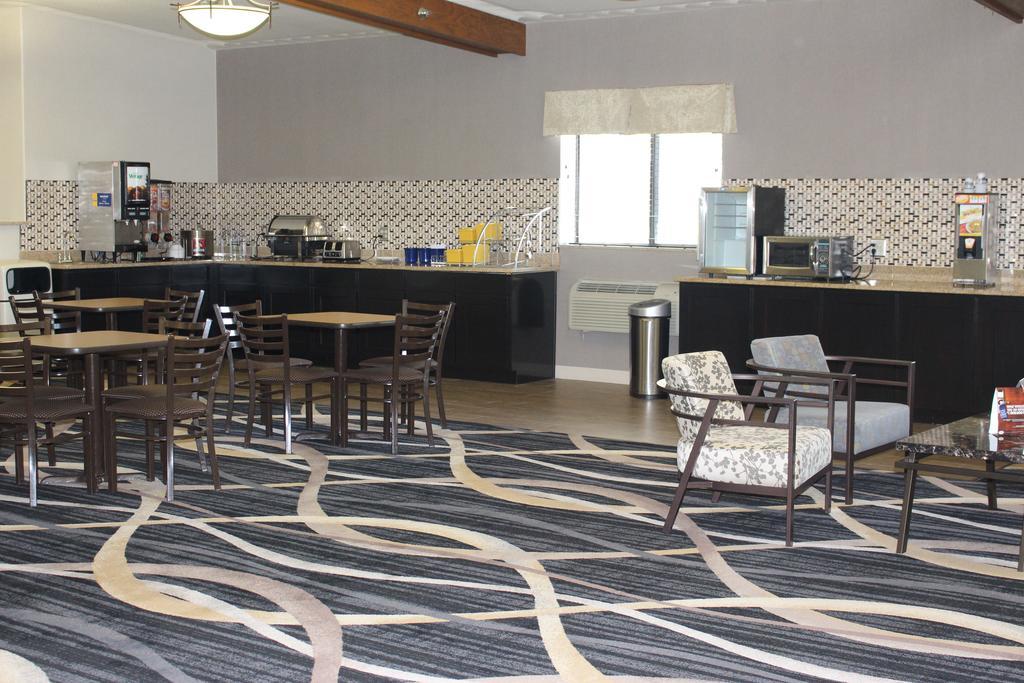 Days Inn By Wyndham Watertown Eksteriør bilde