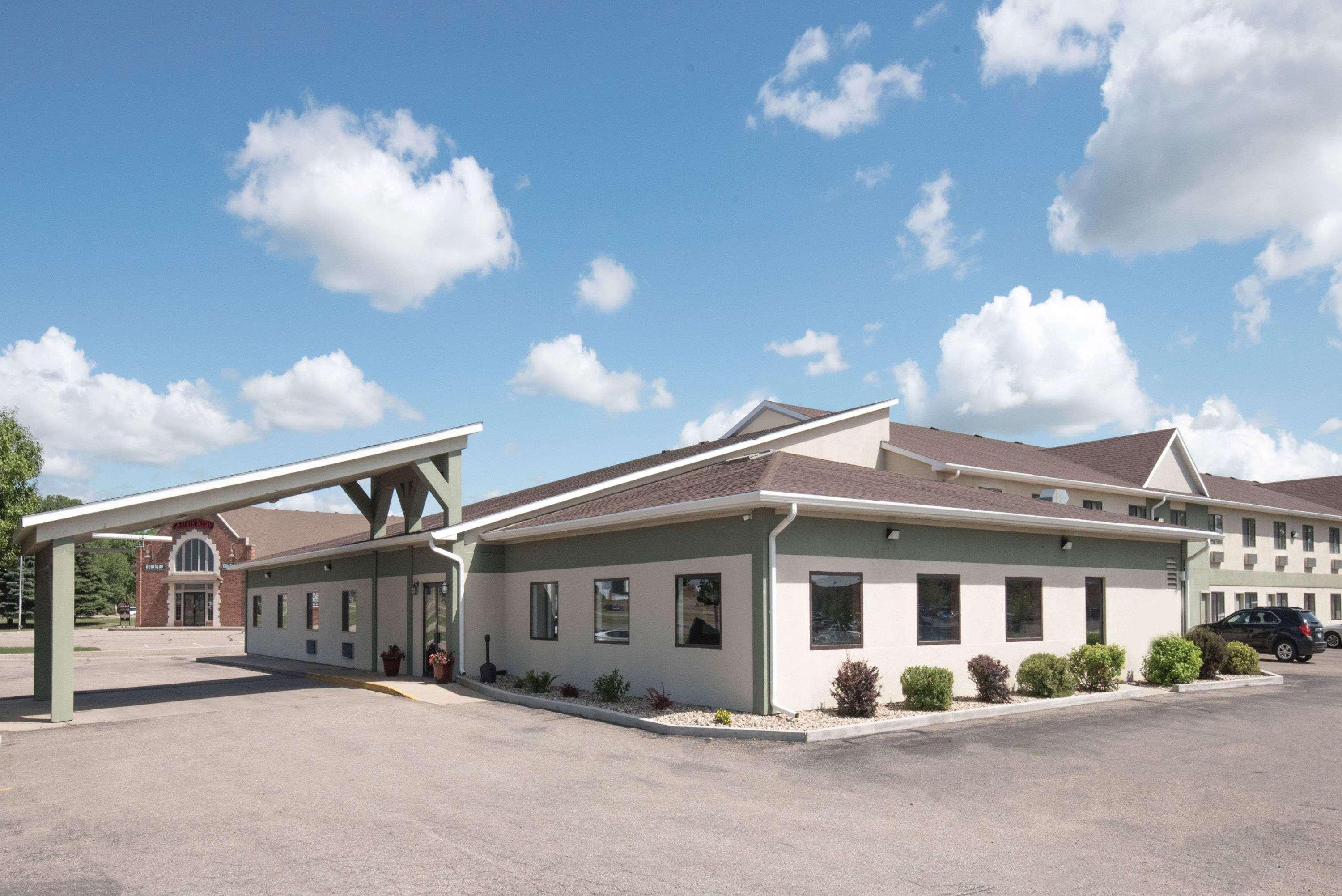 Days Inn By Wyndham Watertown Eksteriør bilde